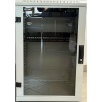 LEÉRTÉKELT TERMÉK - Triton 18U rackszekrény 19" 600x600 üveg ajtós + kiegészítők