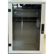 LEÉRTÉKELT TERMÉK - Triton 18U rackszekrény 19" 600x600 üveg ajtós + kiegészítők LEÉRTÉKELT TERMÉK - Triton 18U rackszekrény 19" 600x600 üveg ajtós + kiegészítők